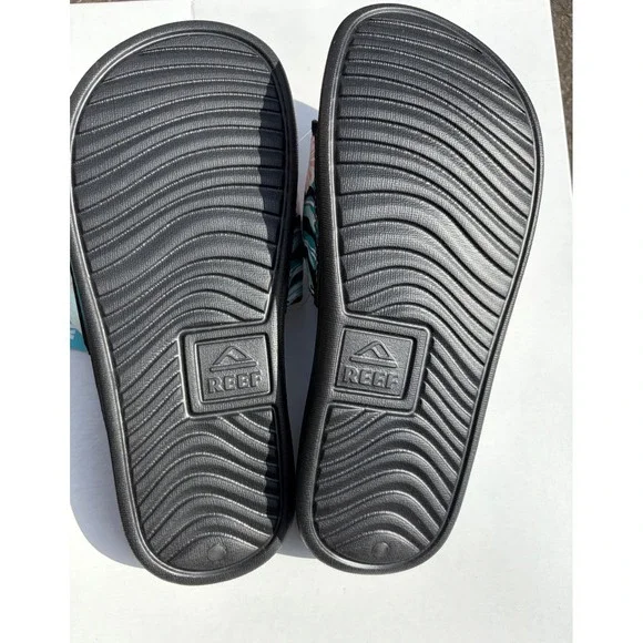 Reef One Slide Pink Hibiscus Floral Water Friendly Sandals Womens 9 - Picture 3 of 3